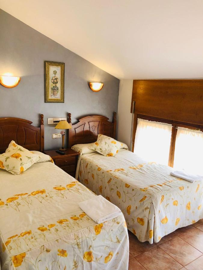 Hostal Jj Salduero Exterior photo